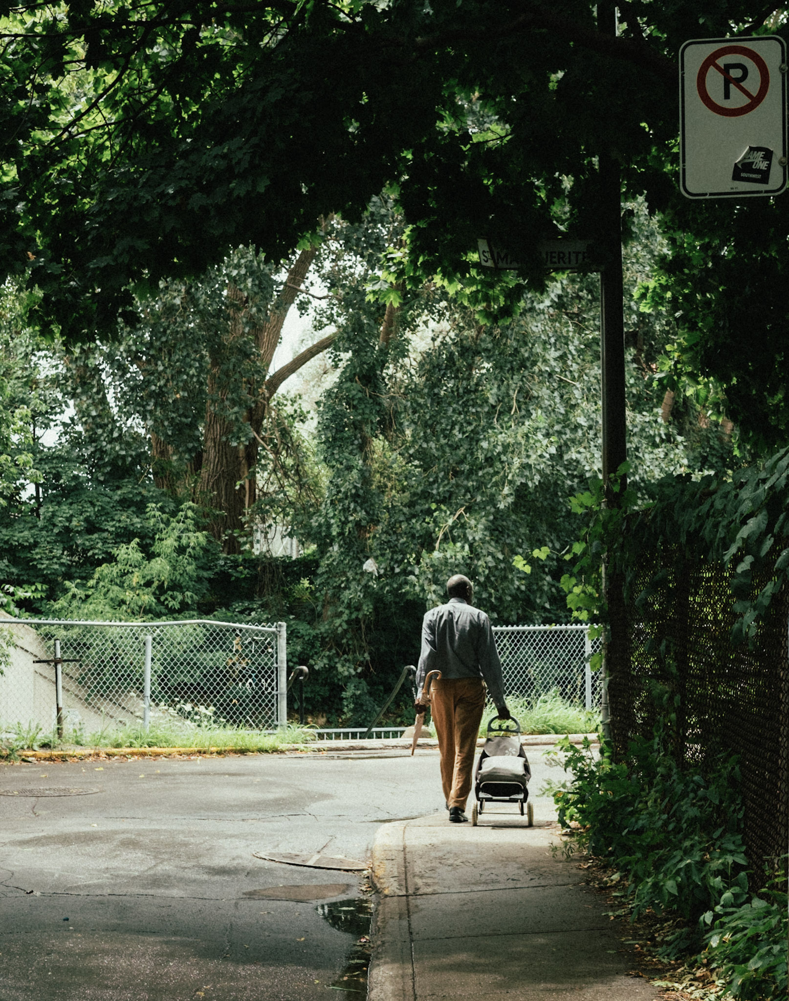 /projects/photography/2018_summer_montreal/bye.jpg