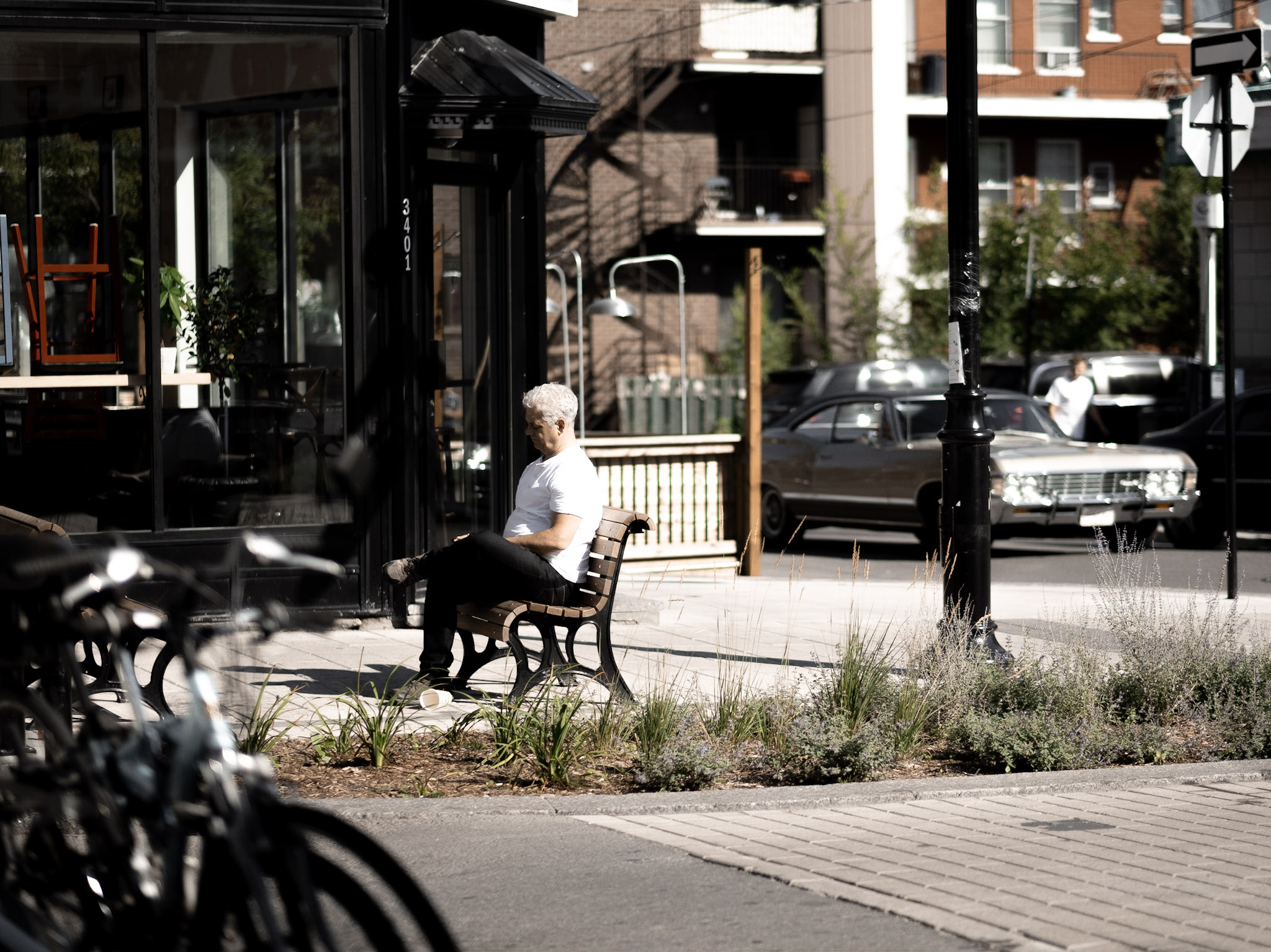 /projects/photography/2018_summer_montreal/thinking.jpg